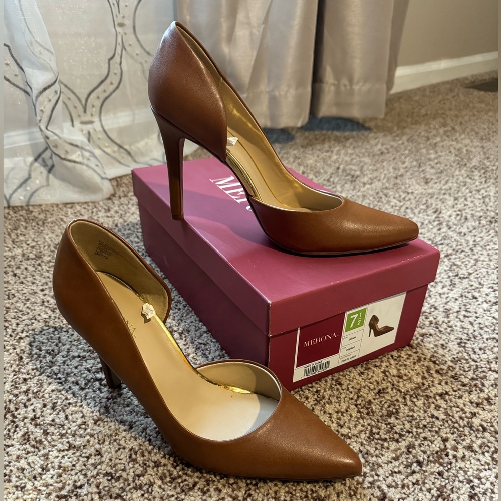 Merona pointy toe pump heels